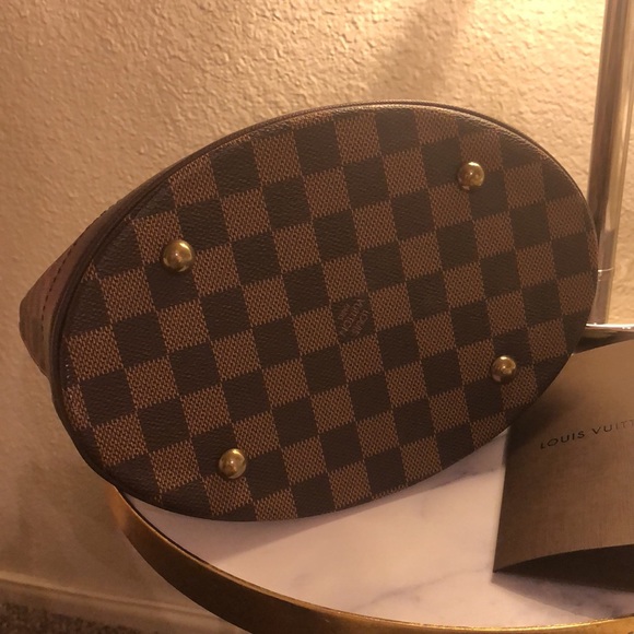 100% Authentic Louis Vuitton bucket bag. - Picture 4 of 5